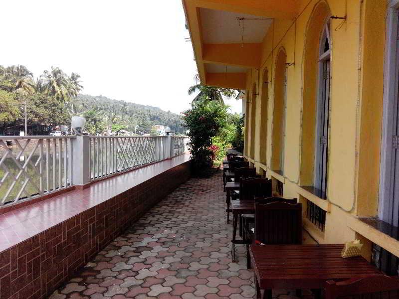 Riverside Bed & Breakfast 2*